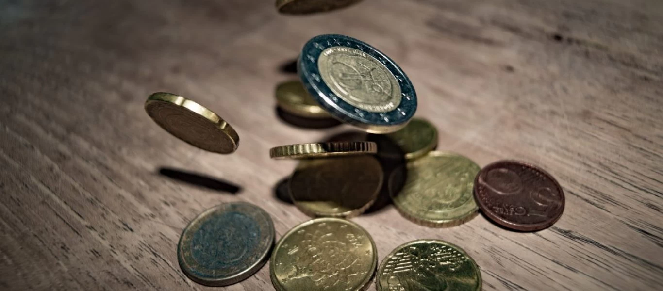 Όλα όσα πρέπει να ξέρετε για τις νέες εισφορές - Τι θα ισχύσει για αγρότες και ελεύθερους επαγγελματίες
